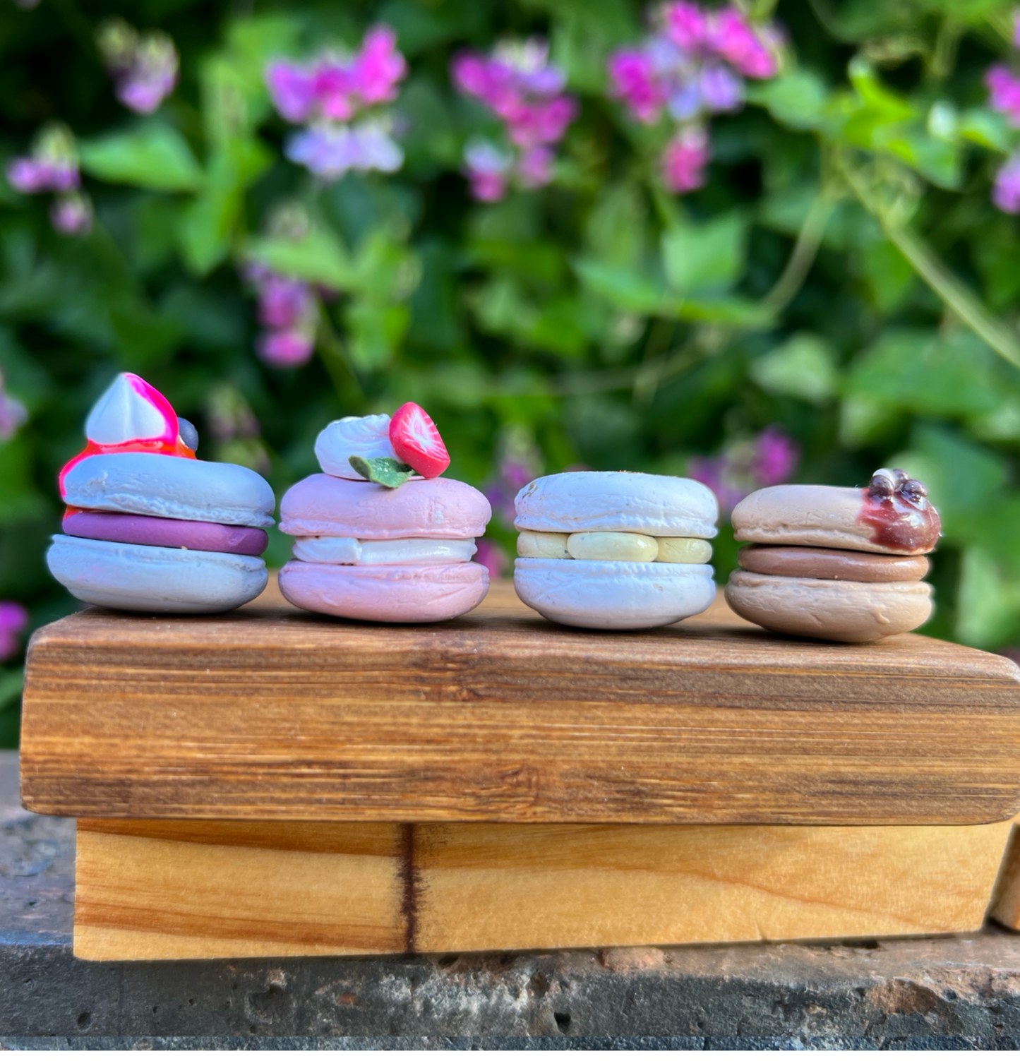 Vanilla Macaron Magnet